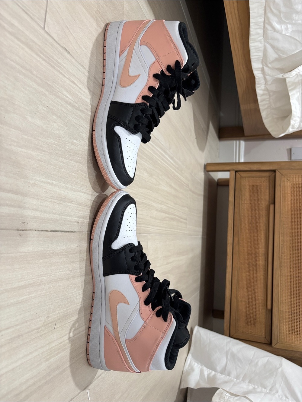 Air Jordan 1 Mid 'Crimson Tint' - Picture 7 of 11